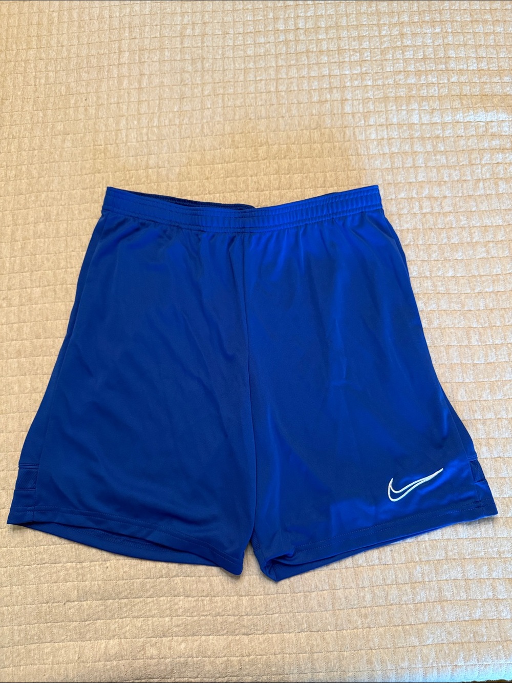 Nike Men’s Medium Soccer Shorts Trio - White & Blue - Picture 5 of 7
